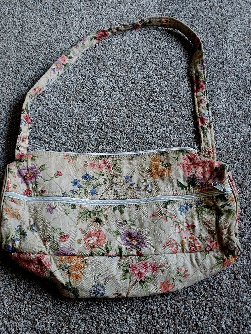 Floral Quilted Shoulder Bag in Cream - Picture 4 of 5